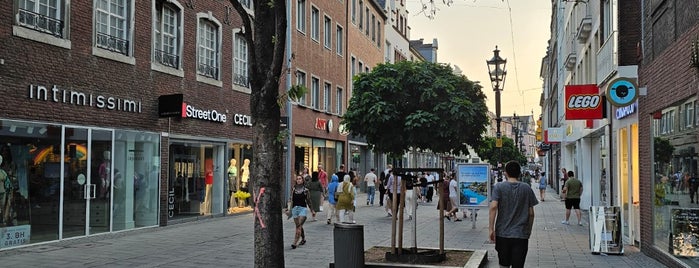 Flinger Straße is one of Düsseldorf.