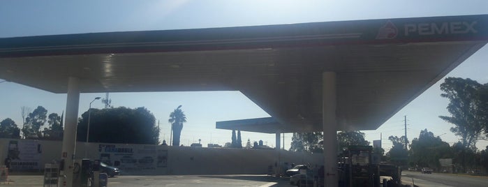 Gasolinera is one of Tempat yang Disukai Genaro.