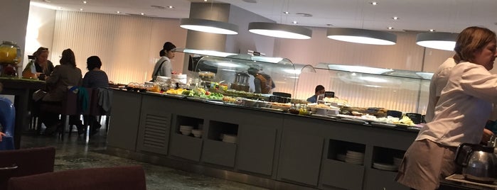 Hotel NH Madrid Ventas is one of The 15 Best Places with a Breakfast Buffet in Madrid.