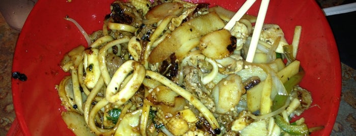 Genghis Grill is one of Lieux qui ont plu à Mark.