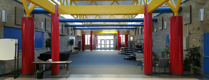 Grey Cloud Elementary School is one of Tempat yang Disukai Aaron.