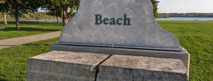 Raccoon River Beach is one of Des Moines.