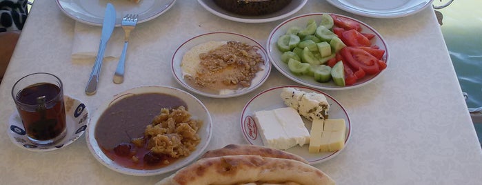 Edremit  Sütçü Fevzi Kahvaltı Salonu is one of Van Edremit Adresleri.