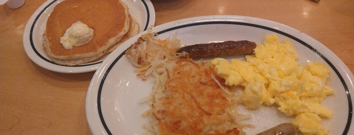 IHOP is one of Lugares favoritos de Jared.