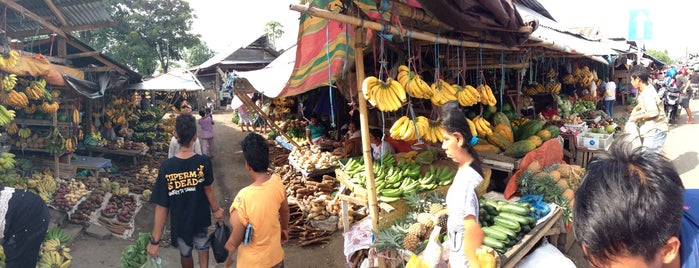 Pasar Girian is one of Shopping.