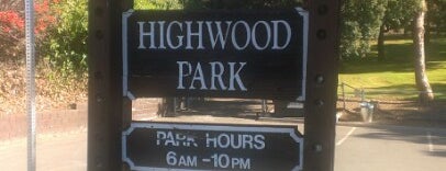 Highwood Park is one of สถานที่ที่ Lori ถูกใจ.