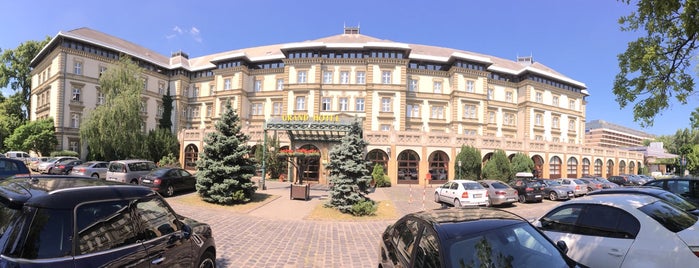 Danubius Grand Hotel Margitsziget is one of Locais curtidos por Леонидас.