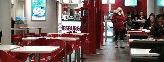 Hesburger is one of Lieux qui ont plu à Nayef.