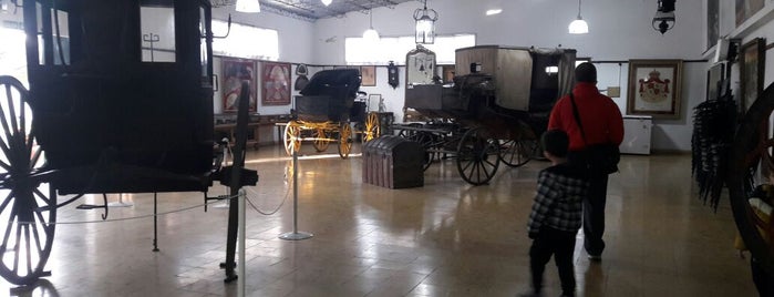 Museo Histórico Fuerte Independencia Tandil (MUHFIT) is one of Tandil.