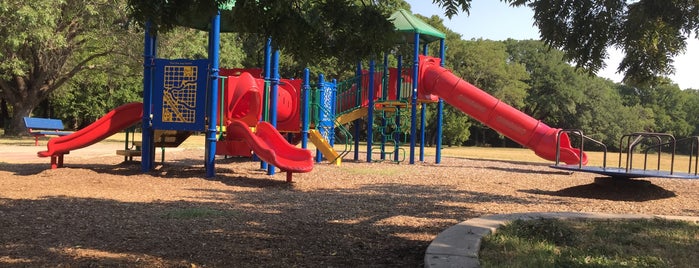 Z Boaz Park is one of Places To Take The Kids.