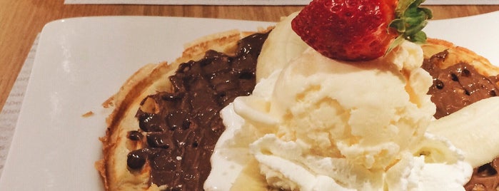 Crepes & Waffles is one of Nuevos.