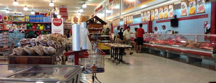 Supermercado España Villa Morra is one of สถานที่ที่ Auro ถูกใจ.