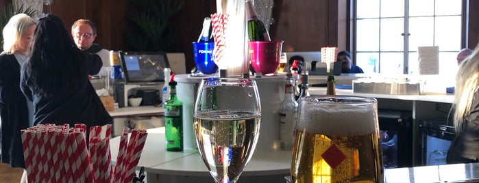 Pommery Champagne Lounge is one of Orte, die 🌸Eunice gefallen.