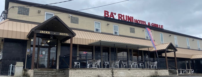 BaRuni's Hotel and Grille is one of Cranberry.