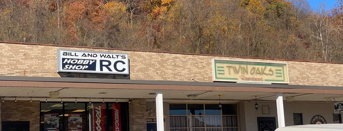 Twin Oaks Lounge is one of Restaurants in and around East Pittsburgh.