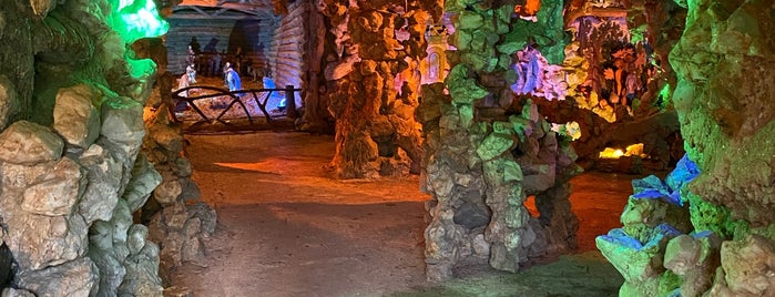 Crystal Shrine Grotto is one of Memphis.