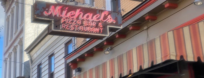 Michaels Pizza Bar and Restaurant is one of Pizza in the burgh.