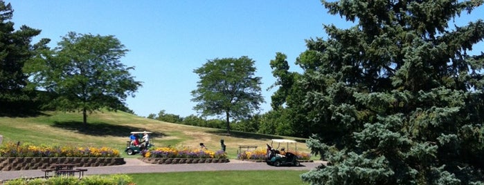 Columbia Golf Course is one of Tempat yang Disukai Sharon.