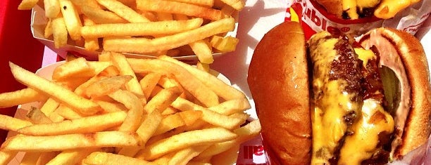 In-N-Out Burger is one of San Francisco Food Sources.