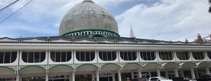 Masjid Raya AL-AKBAR Kota Sorong is one of sorong.