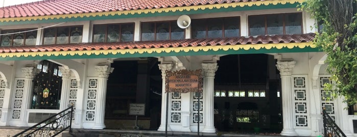 Masjid Kemantren is one of Must-visit Great Outdoors in Surabaya.