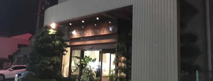 New Toyo Hotel 2 is one of ヤン : понравившиеся места.