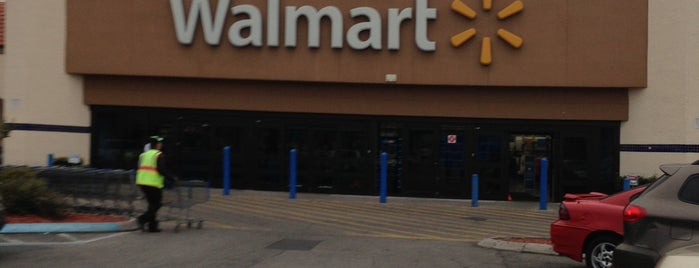 Walmart Supercenter is one of Locais curtidos por Stephanie.