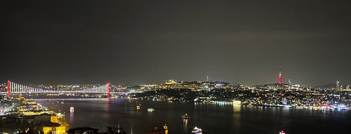 Biz Istanbul is one of Posti salvati di Soly.