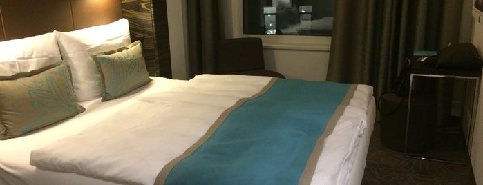 Motel One Brussels is one of Locais curtidos por Julia.