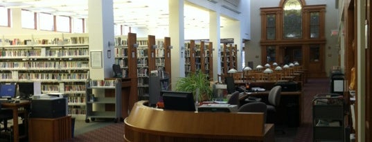 Suffern Free Library is one of Tempat yang Disukai Jason.