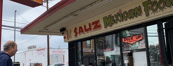 El Sauz Tacos is one of Lieux qui ont plu à Mike.