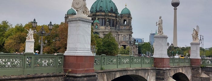 Schlossbrücke is one of Bridges of Berlin.