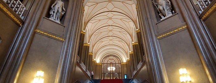 Rotes Rathaus is one of Lugares favoritos de Nicole.
