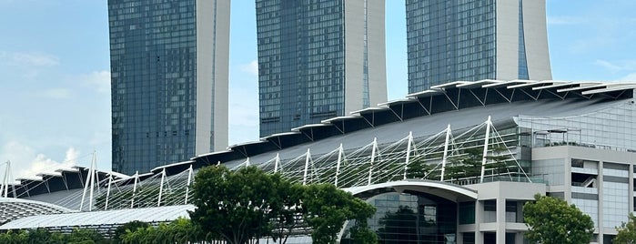 Marina Bay Waterfront Promenade is one of SG Attraction.