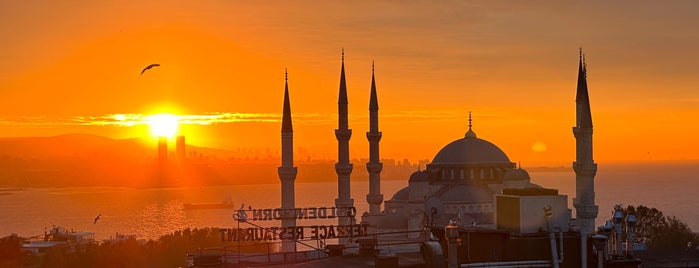 Sultanhan Hotel Istanbul is one of Hatunla Gidelecek Mekanlar (İstanbul).