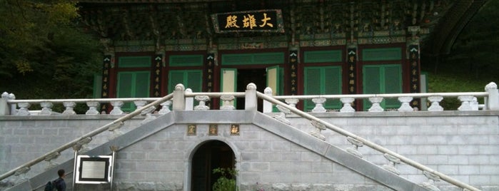 적석사 (積石寺) is one of Buddhist temples in Gyeonggi.