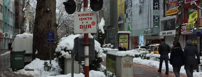 Fethiye Caddesi is one of İstanbul mekan.