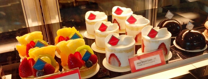 Yogashi Patisserie is one of Ericさんの保存済みスポット.