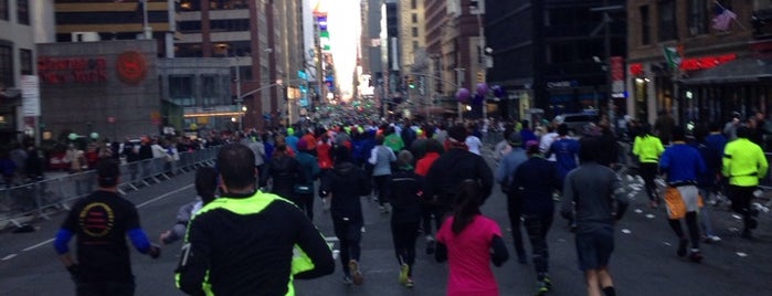 NYRR NYC 1/2 Marathon Start is one of Lugares favoritos de JAMESON.