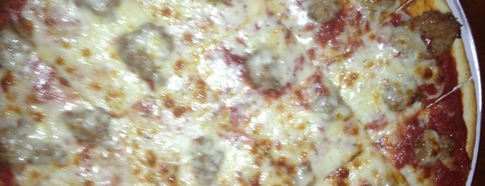 Lenny C's Pizzeria is one of FORT MYERS.