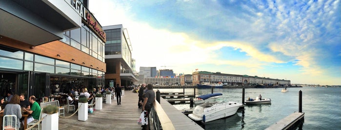 Liberty Wharf is one of Lugares favoritos de Adam.