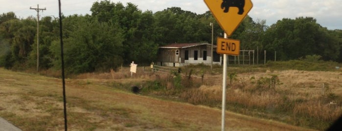 Bear Crossing US 27 is one of สถานที่ที่ Steve ถูกใจ.