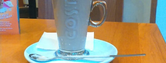 Costa Coffee is one of Locais curtidos por Plwm.