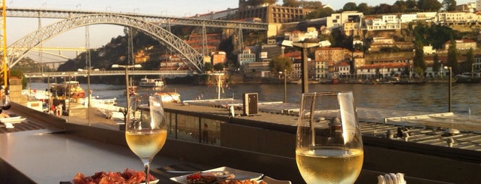 Wine Quay Bar is one of Food & Fun - Porto.