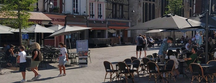 Place Saint-Rémy is one of Troyes.