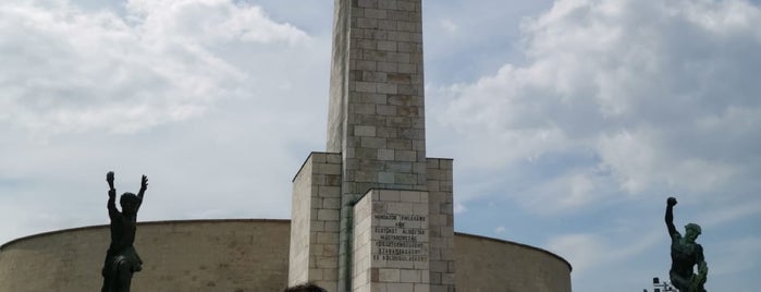 Szabadság Szobor | Statue of Liberty is one of Onur Emre📍'ın Beğendiği Mekanlar.