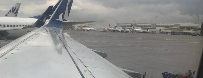 Aeroporto de Antalya (AYT) is one of Locais curtidos por Onur Emre📍.