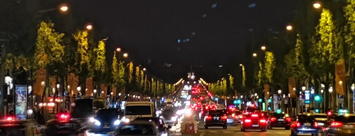 Avenue des Champs-Élysées is one of Lieux qui ont plu à Onur Emre📍.