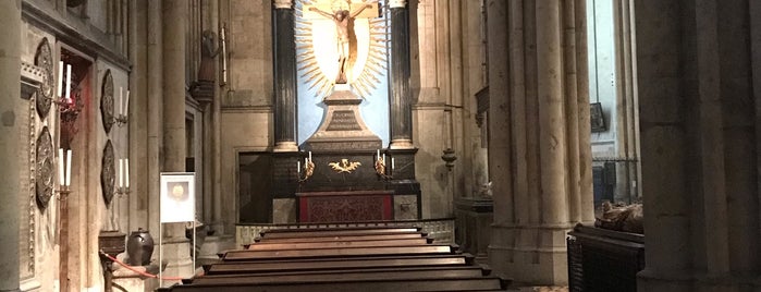 Catedral de Colonia is one of Lugares favoritos de Onur Emre📍.