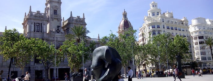 Plaça de l'Ajuntament is one of Valencia inolvidable.